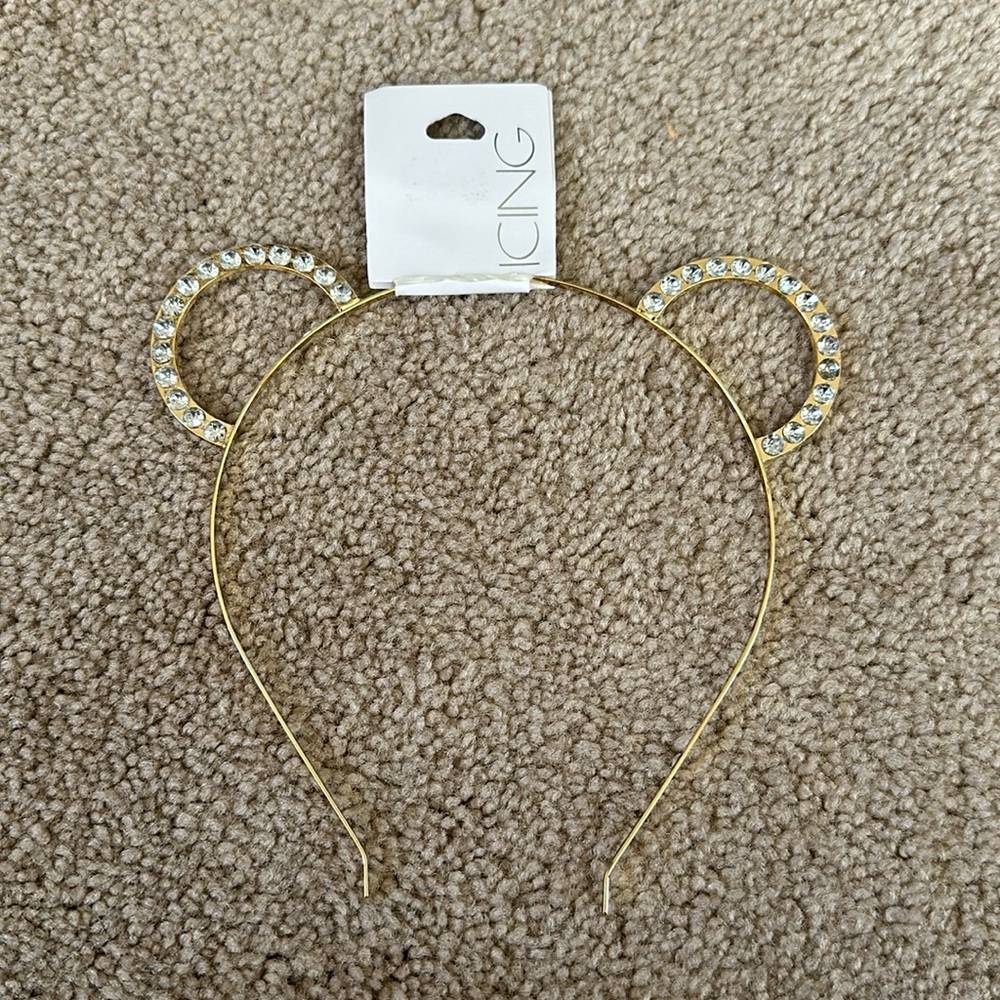 A cute headband in the brand icing